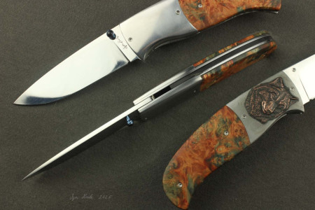 "Vlk" linerlock, Čepel nerezová ocel MagnaCut, cca 95mm / Rukovať AK5 stabilizovaný javor, meď / Cena: 550eur